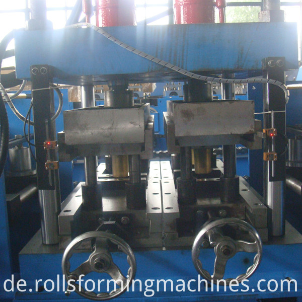 C Z Verstellbare Purlin-Rolle, die Maschine bildet C Z U Purlin Steel Cold Roll Forming Unit